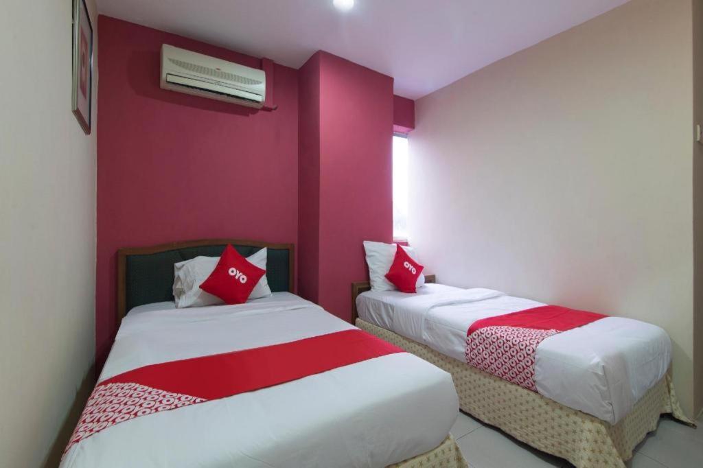 Oyo 44100 Hotel Casavilla Petaling Jaya Exterior photo